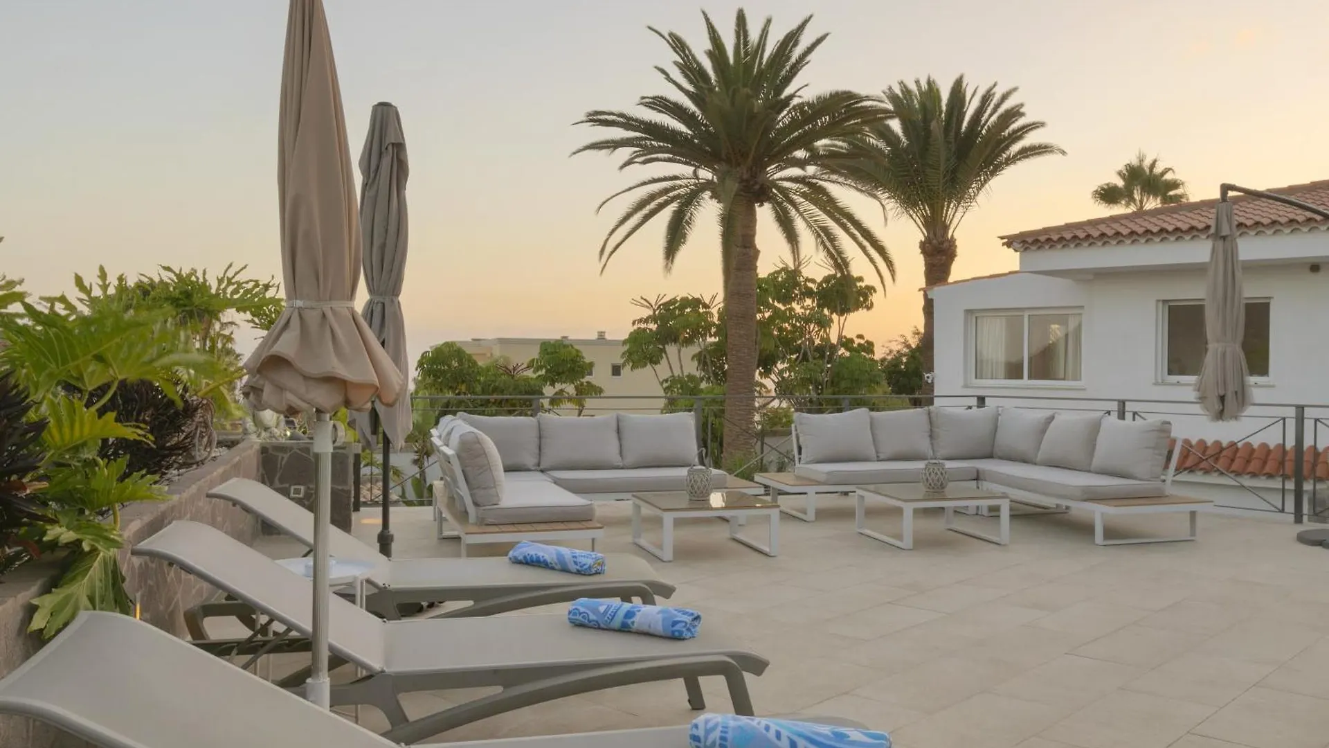 Villa Ginevra Arona  Spain